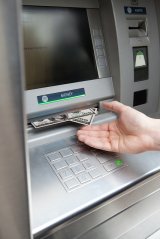 bankomat z gotówką